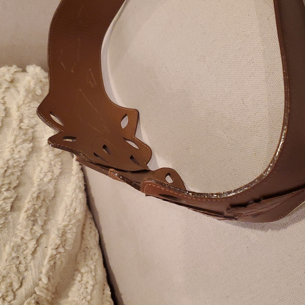 Oscar de la Renta Genuine Alligator Belt with Cut-Out Design - Picture 9 of 16